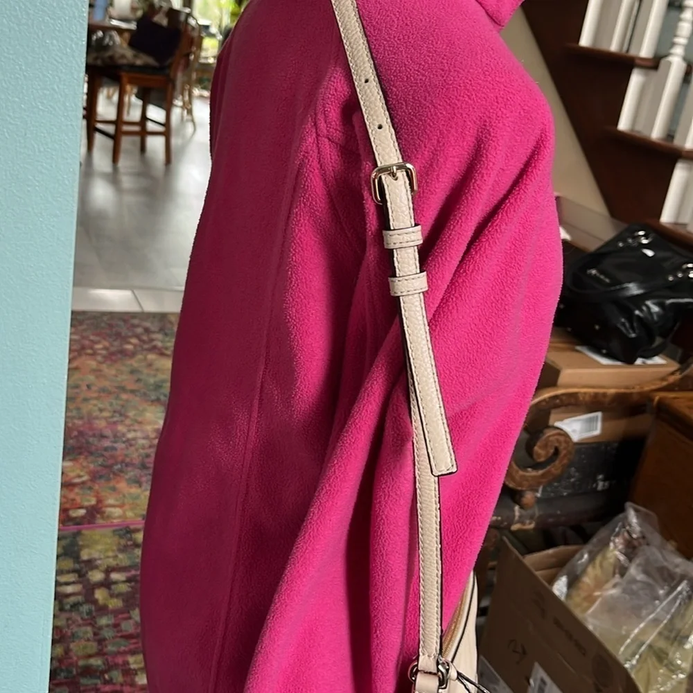 Kate Spade   Crossbody bag  beige  GUC  genuine leather pebbled    Every day bag